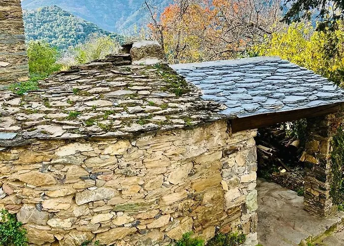 Charming Village House 度假居