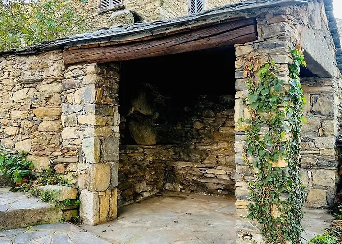 Charming Village House Cambia